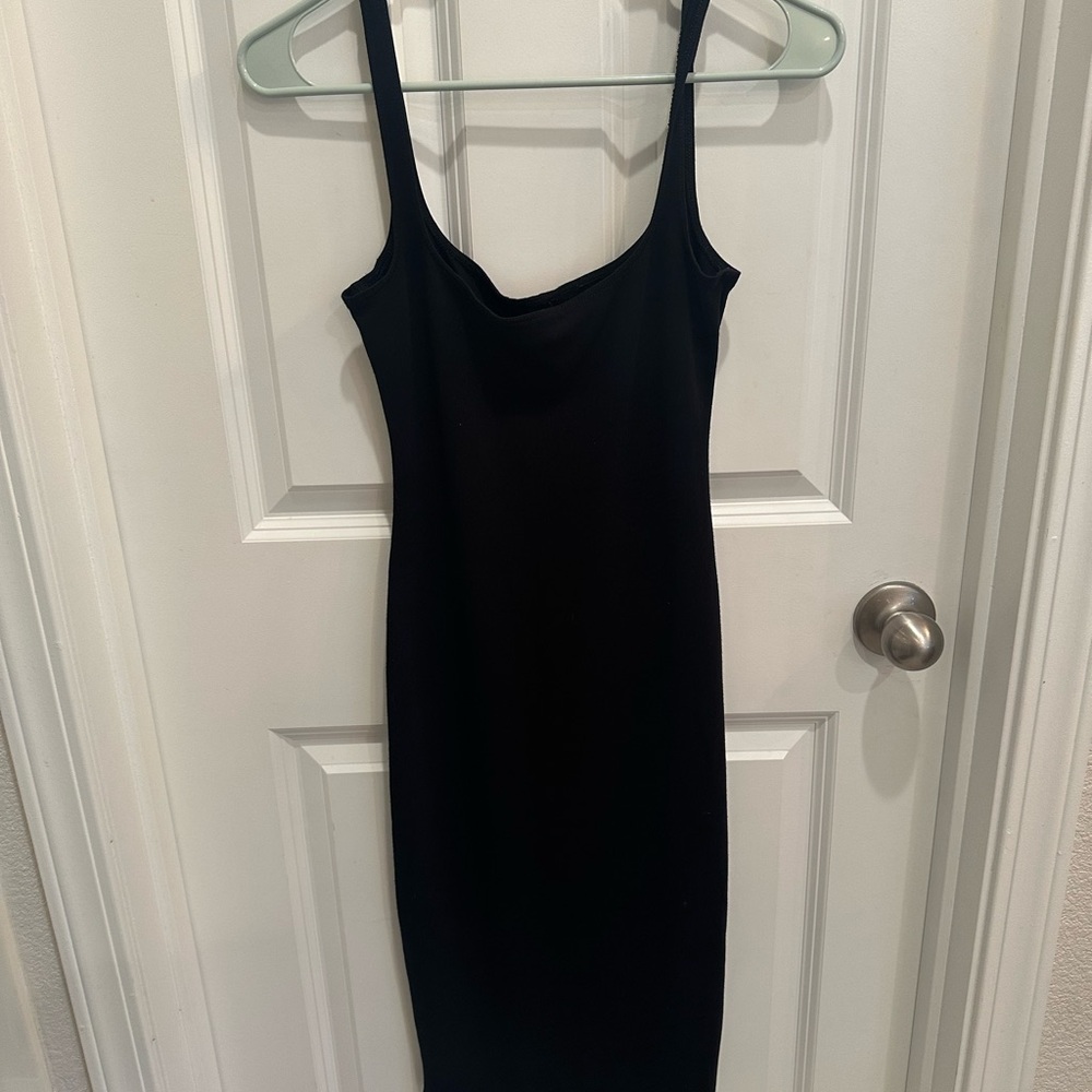 Elegant Black Sleeveless Dress